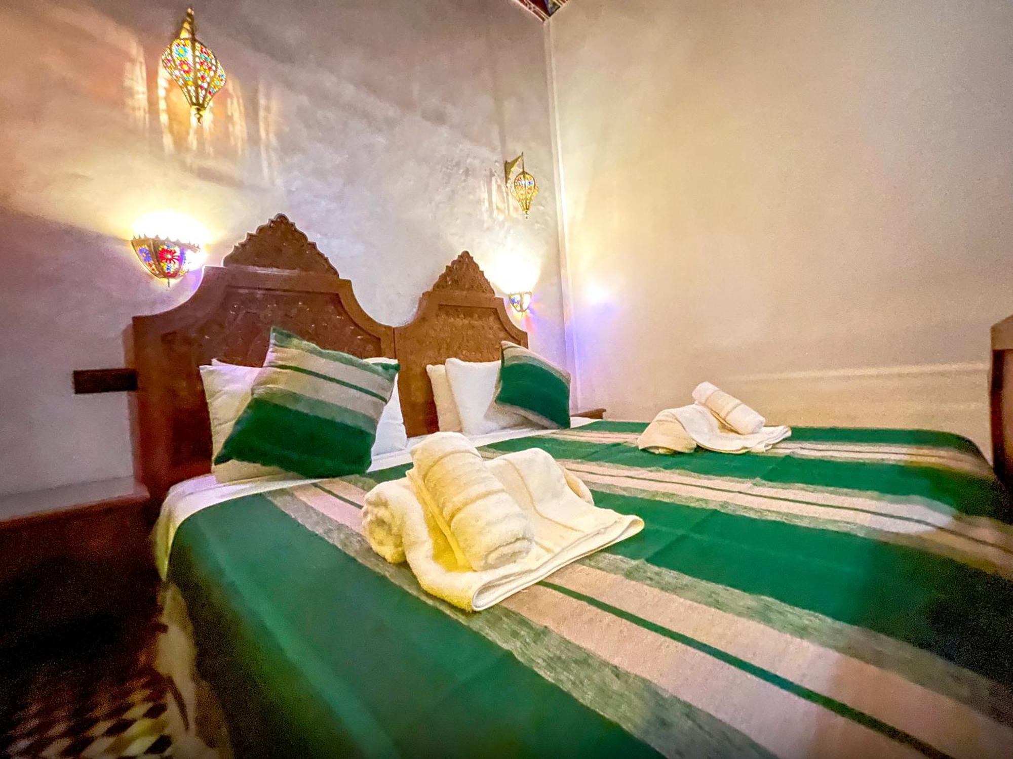 Riad Dar El Ouedghiri Fez Bagian luar foto
