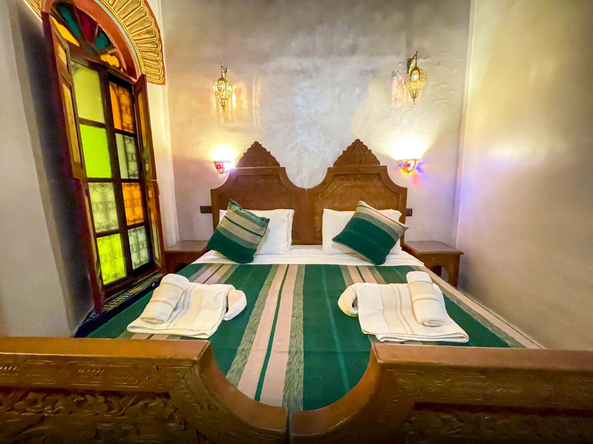Riad Dar El Ouedghiri Fez Bagian luar foto