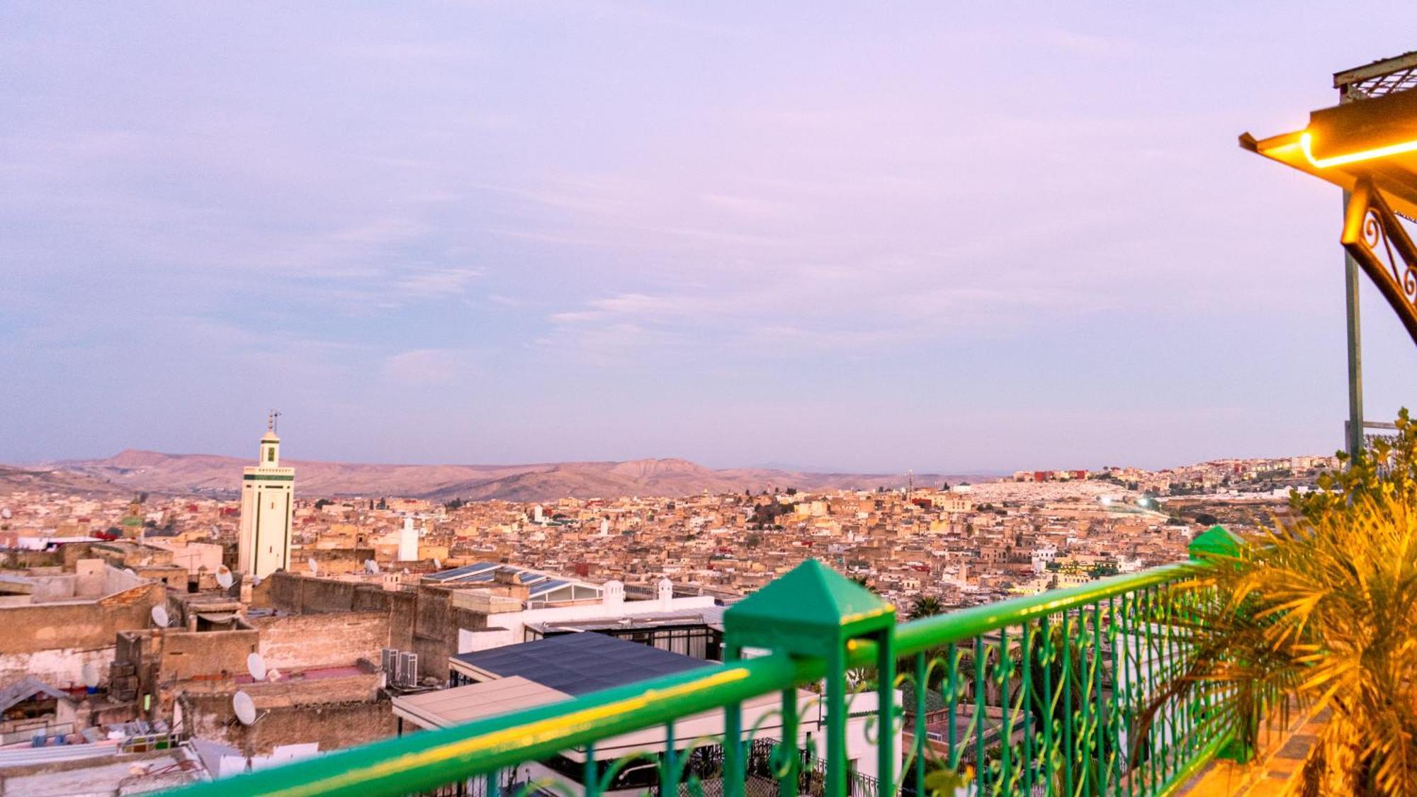 Riad Dar El Ouedghiri Fez Bagian luar foto