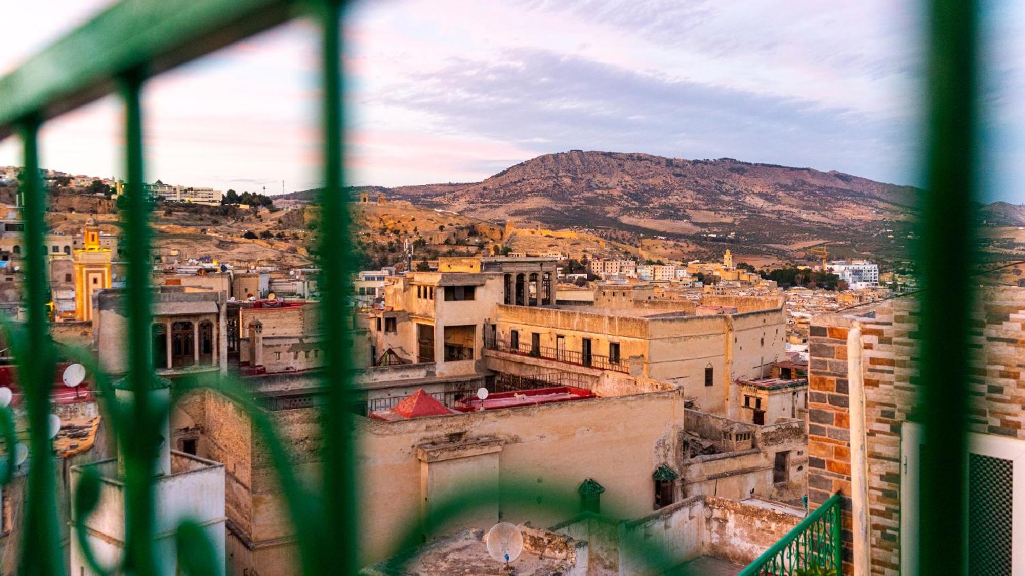 Riad Dar El Ouedghiri Fez Bagian luar foto
