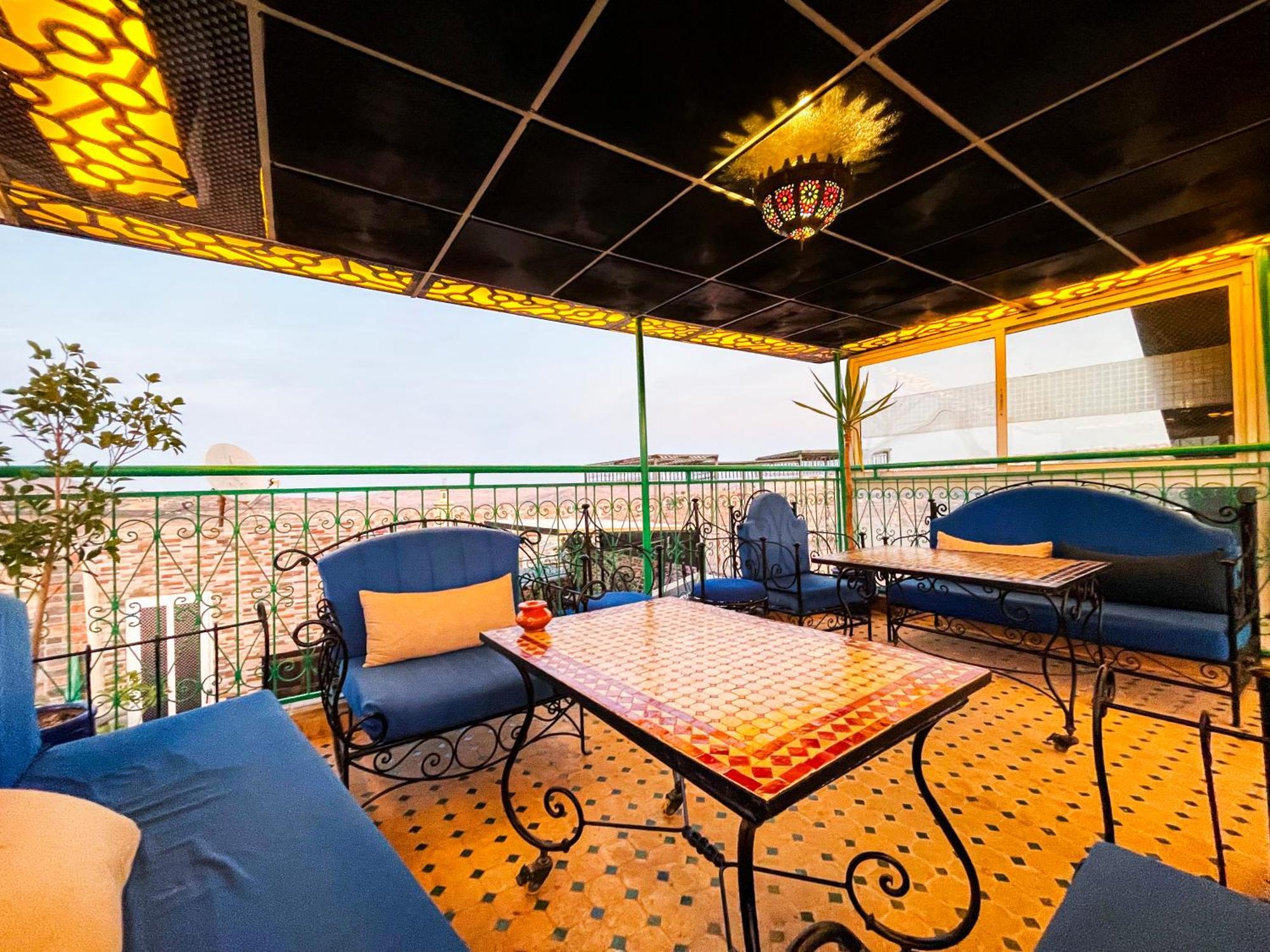 Riad Dar El Ouedghiri Fez Bagian luar foto
