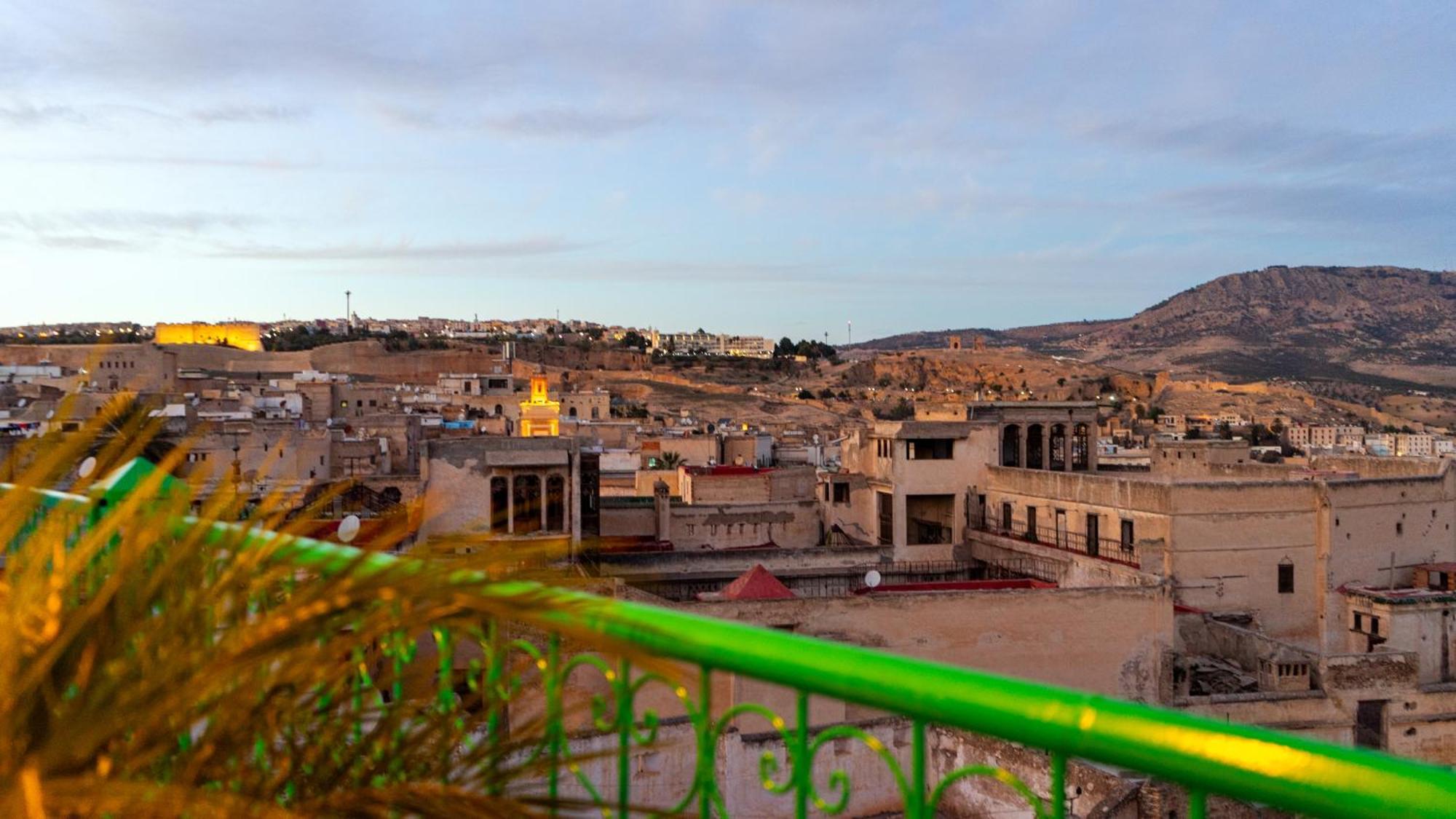 Riad Dar El Ouedghiri Fez Bagian luar foto