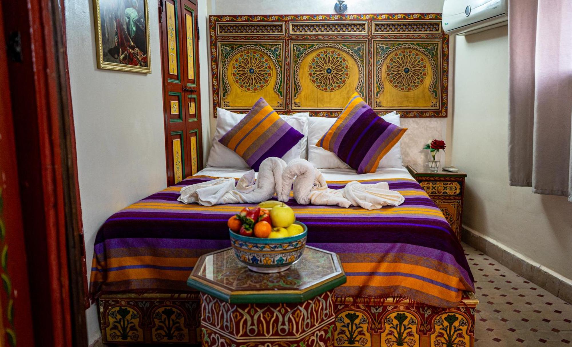 Riad Dar El Ouedghiri Fez Bagian luar foto