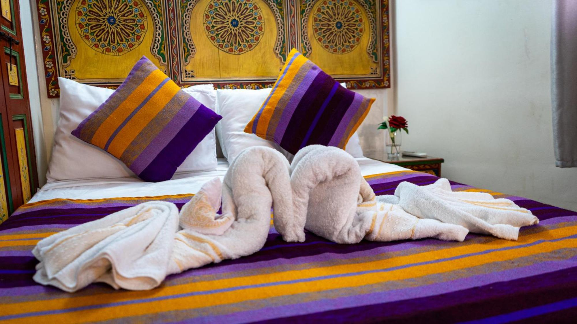 Riad Dar El Ouedghiri Fez Bagian luar foto