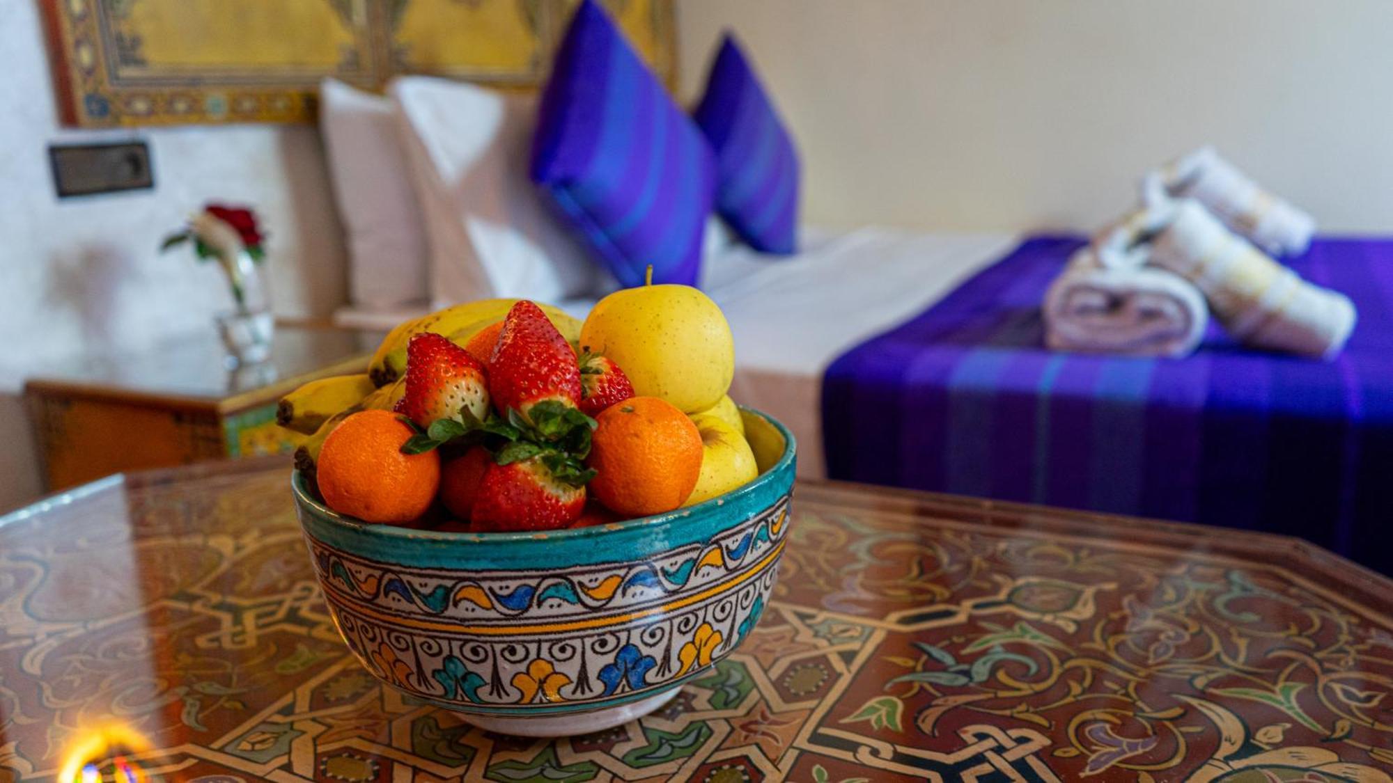 Riad Dar El Ouedghiri Fez Bagian luar foto