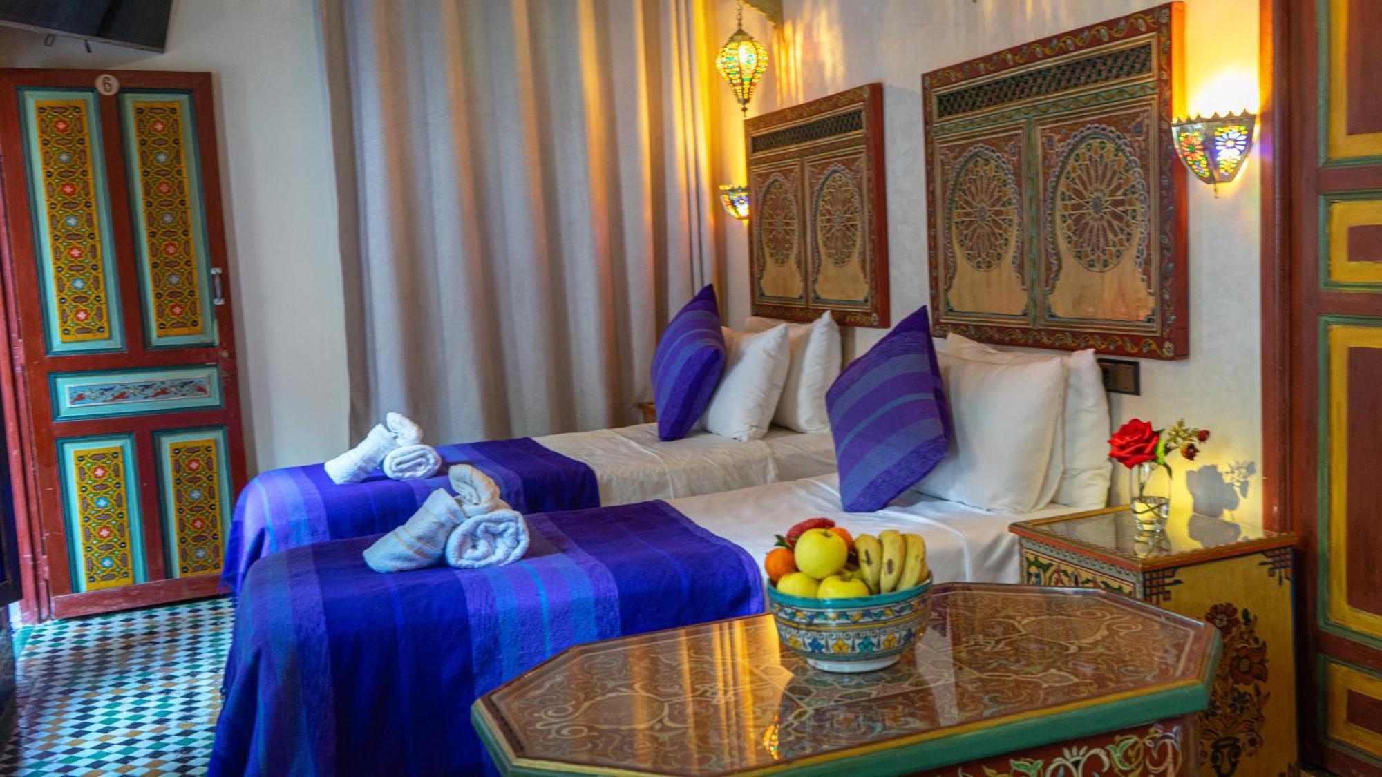 Riad Dar El Ouedghiri Fez Bagian luar foto