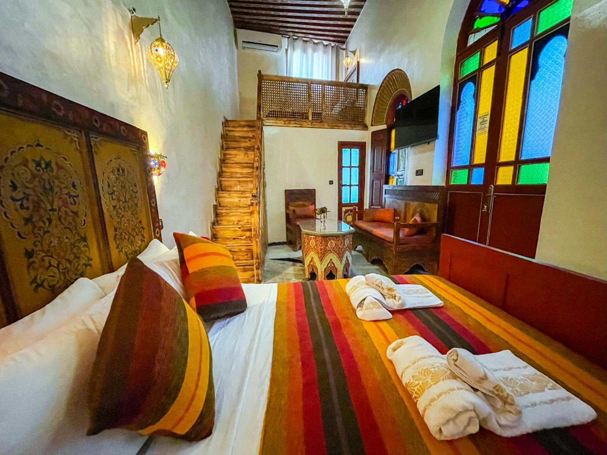 Riad Dar El Ouedghiri Fez Bagian luar foto